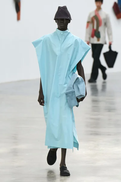 Look 17